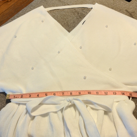 V-Neck Beaded Ruffle Hem Sweater - Picture 9 of 16